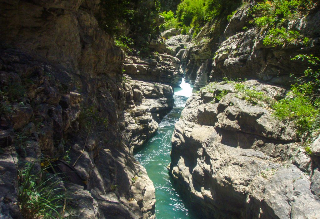 Barranco de Miraval, iniciación al barranquismo en familia — Casteret