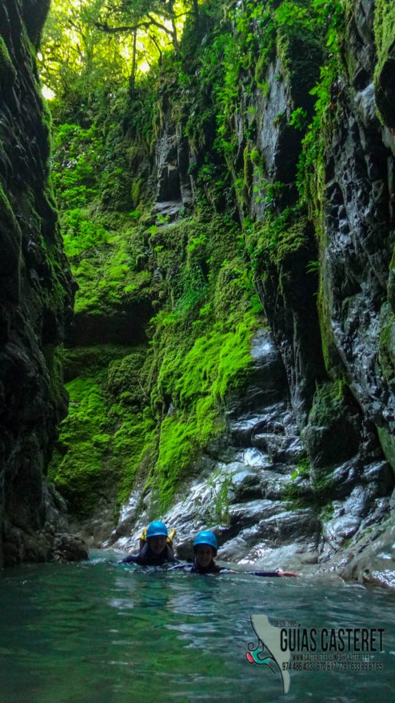 Descenso de barranco de iniciación — Casteret