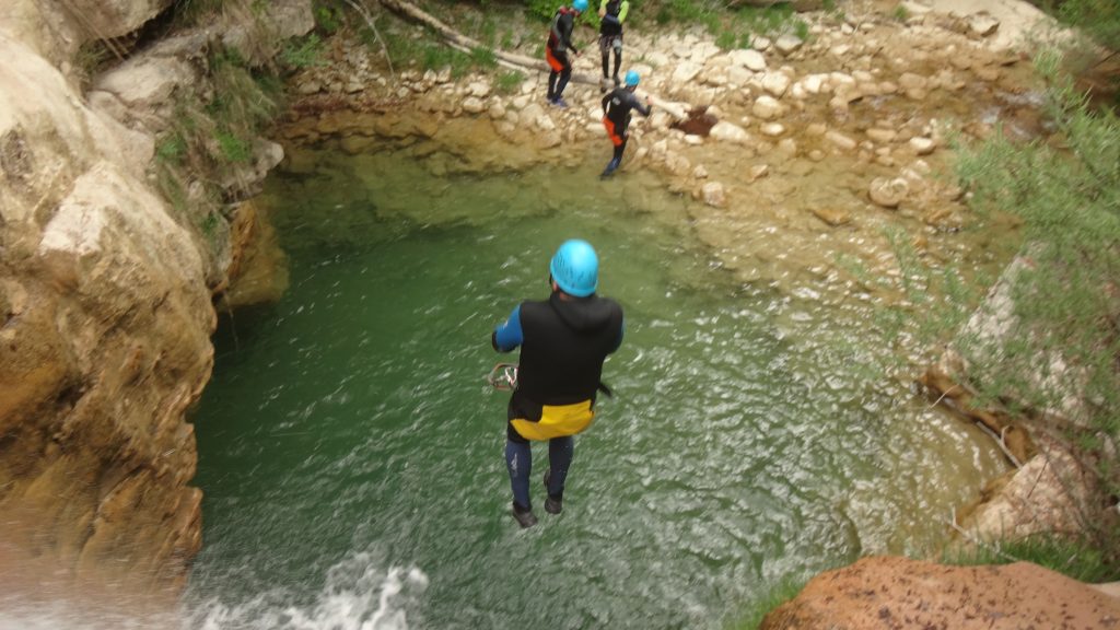 Rápel en el barranco de Forcos — Casteret