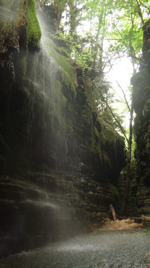 Tobogán en el barranco de Forcos — Casteret